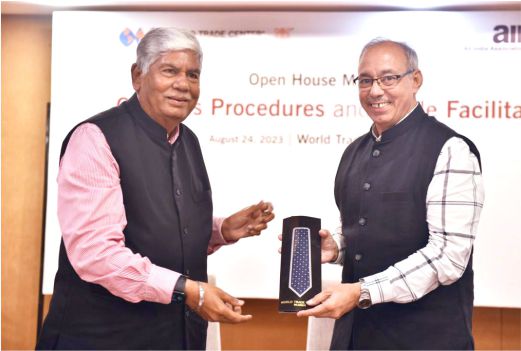 Customs department proposes Universal Seal Reader to expedite export cargo clearance